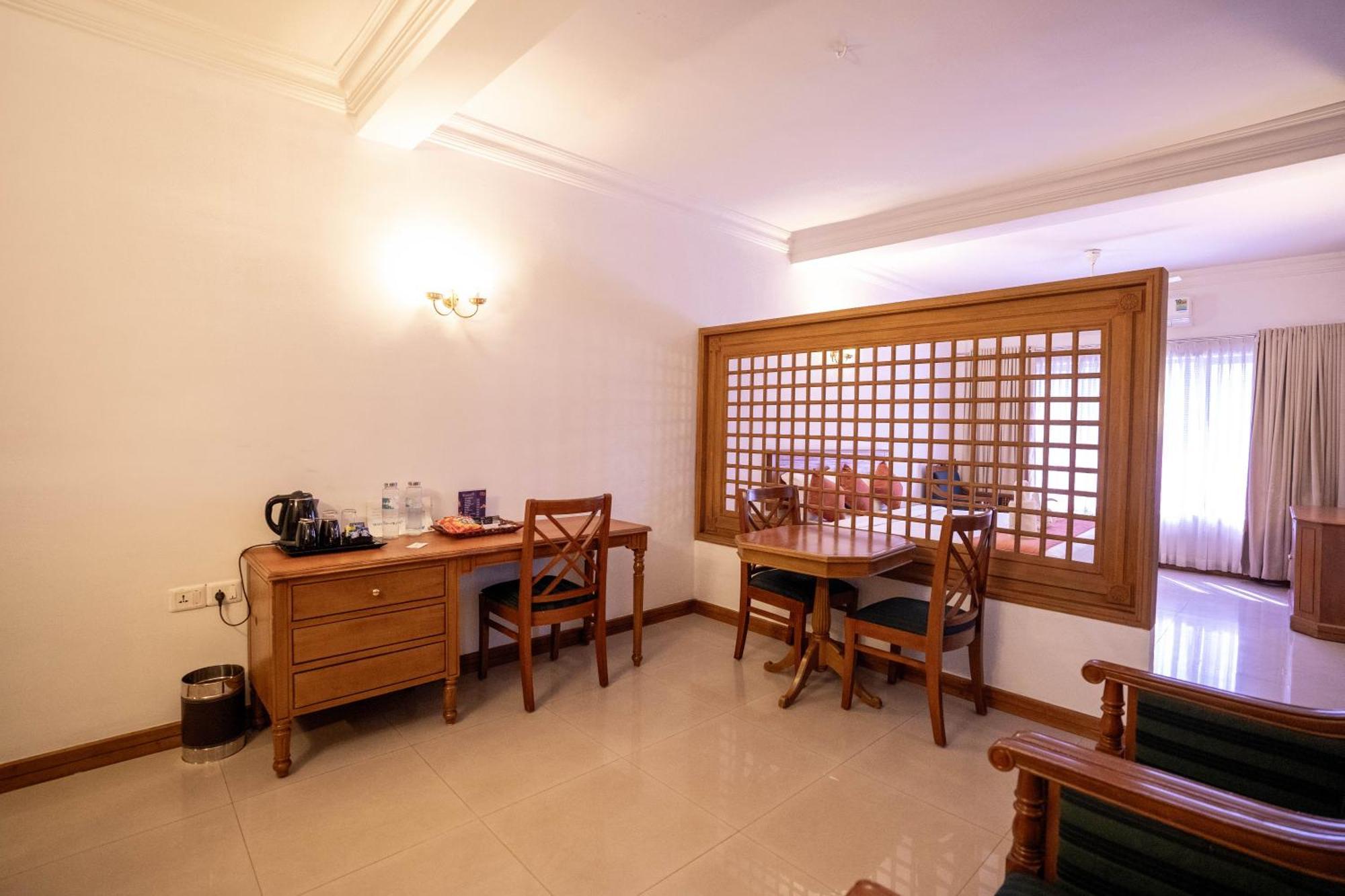 Casino Hotels Ltd Thrissur Exterior foto