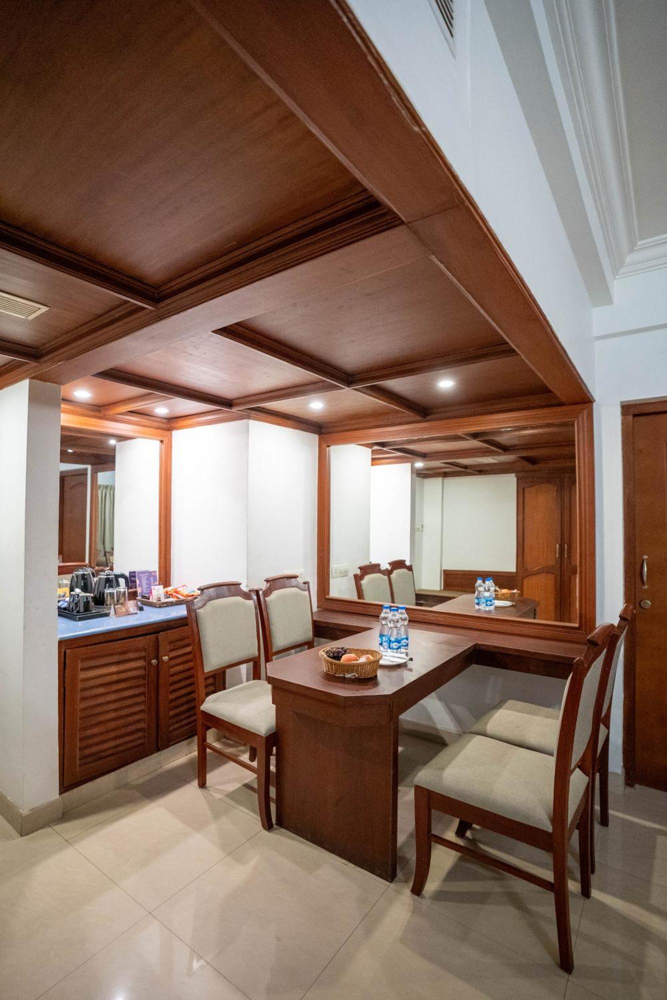 Casino Hotels Ltd Thrissur Exterior foto